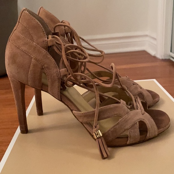 Michael Kors -suede heels - Picture 2 of 4